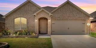1215 Crescent View Drive Gallery 1