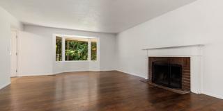 Woodinville Home with Spacious Layout & Updated Interior Gallery 8