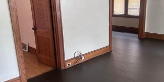 Charming 2-Bedroom Lower Duplex Gallery 8