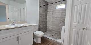 Beautiful 2 bed/ 2 bath Townhome w/ Balcony, Garage & Community Pool Gallery 21
