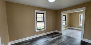 3 Bedroom Moline Home with 2 Car Garage Gallery 7