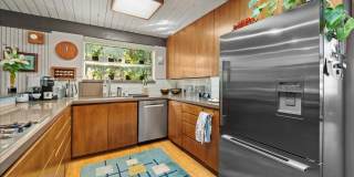 Woodland Hills Mid-Century Modern Retreat Gallery 7