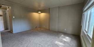 Highlands 1 Bedroom 1 Bath w/ Yard and Laundry! Gallery 75