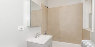2724 W Rosemont Avenue Gallery 10
