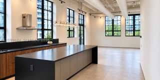 1749 NE Miami Ct Gallery 1
