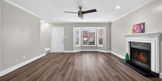 679 Anderson Walk Gallery 5