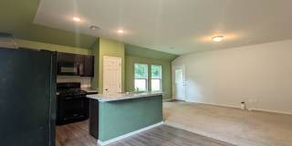 3 Bed / 2 Bath Home in Noble Schools | Fenced Backyard + Storm Shelter Gallery 7