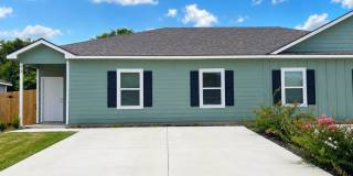 Elegant Home in Seguin! Gallery 1