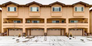 Beautiful 3 bedroom townhouse in gated community available! Gallery 1