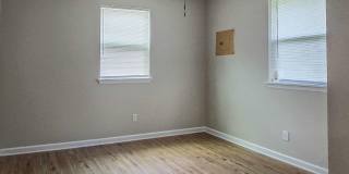707 Dent Street Gallery 7