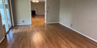 4 Bedroom, 2 Bathroom Home near Louisiana & Osuna Gallery 9