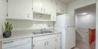 CHARMING NW 3/2 w/ Den, 2 Car Garage, Deck, Fenced Yard, & Wood Floors! $1695/month Avail NOW! Gallery 14