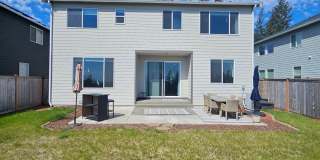 Beautiful 4-Bedroom Home with Spacious Loft, Fenced Yard & More! Gallery 33