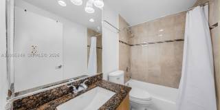 7501 E Treasure Dr Gallery 25
