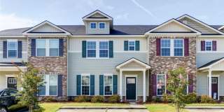 207 Ventura Pl. Gallery 1