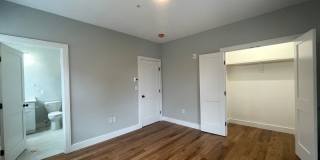 Gorgeous 4 bed in Brookline Village Gallery 14