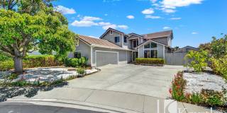 Sunlit 3 Bed Glen Cove Home Gallery 3
