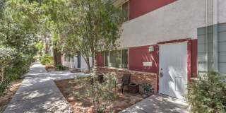 Huge one bedroom condo close community pool and tennis courts. Gallery 1