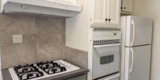 531 N Marengo Ave Gallery 8