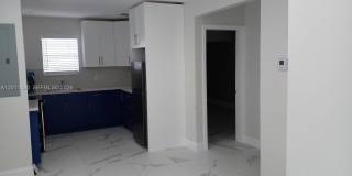 1023 SW 12th Ct Gallery 4