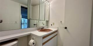 3545 NE 167th St Gallery 10