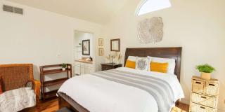 7310 Balboa Blvd Gallery 24