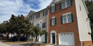 Brick End Unit Home in Taylor Springs NEW LVP FLOORING Gallery 1