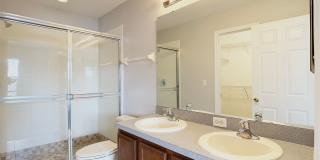 Charming 2-Bedroom, 2.5-Bathroom Townhome Just Minutes from Disney! Gallery 15