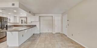 Upgraded 2 bedroom 2 bath upstairs condo Gallery 12