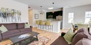 Westfield 41 Apartment Homes Gallery 21