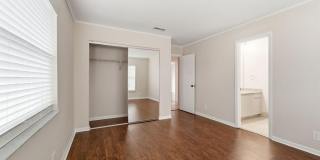 433 SW 27th Avenue Gallery 40