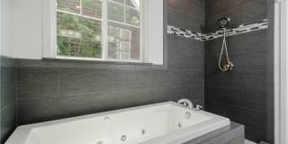 Beautiful 5 Bedroom Home in Bellingham! Gallery 13