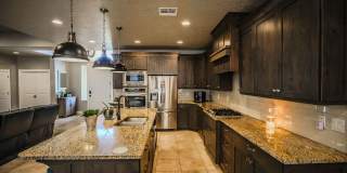 4 Bed, 3 Bath, 3 Car Garage for rent. Small Dog Allowed Gallery 9