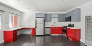 1321 W 36th Place Apartments Gallery 4