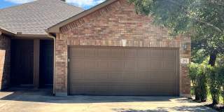 Luxury 3-bedroom, 2-bathroom Duplex in New Braunfels, TX! Gallery 1