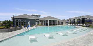 HōM at River Hills Gallery 1