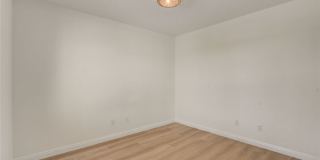 10808 Wallflower Avenue Gallery 38
