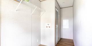 160 Forrest Ave Gallery 10
