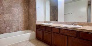 3 Bedroom 2 Bath Penthouse condo in Van Nuys Gallery 14