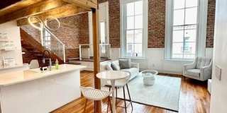 171 E DAVIS unit: 200 Gallery 1