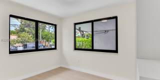 910 SW 9th St Gallery 10