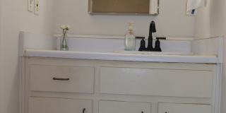 Hyde Park Country Condo - Furnished - 1BD/1BA - Covered Parking -Close to Everything Gallery 22