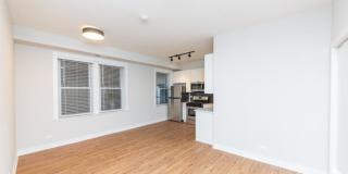658 W Wrightwood Gallery 3