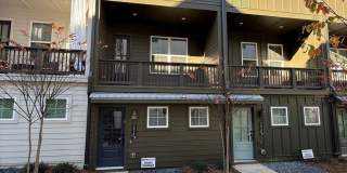 Peaceful City Living close to Everything! Gallery 1
