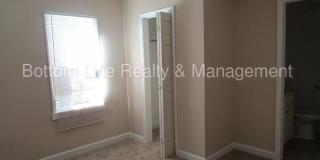 Room in 3 Bedroom Home at Plainview Rd Gallery 18