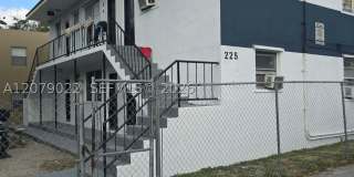 225 NW 17th St Gallery 1