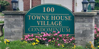 502 Towne House Village Gallery 1