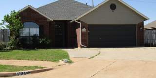 Park Ridge Area! Dog Friendly with Owner Approval! No Cats! Gallery 1