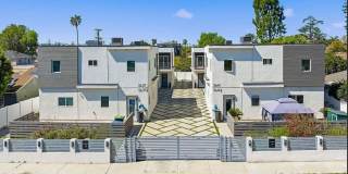 5639 Riverton Ave Gallery 25