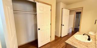 1141 S Tottenham Court Gallery 18